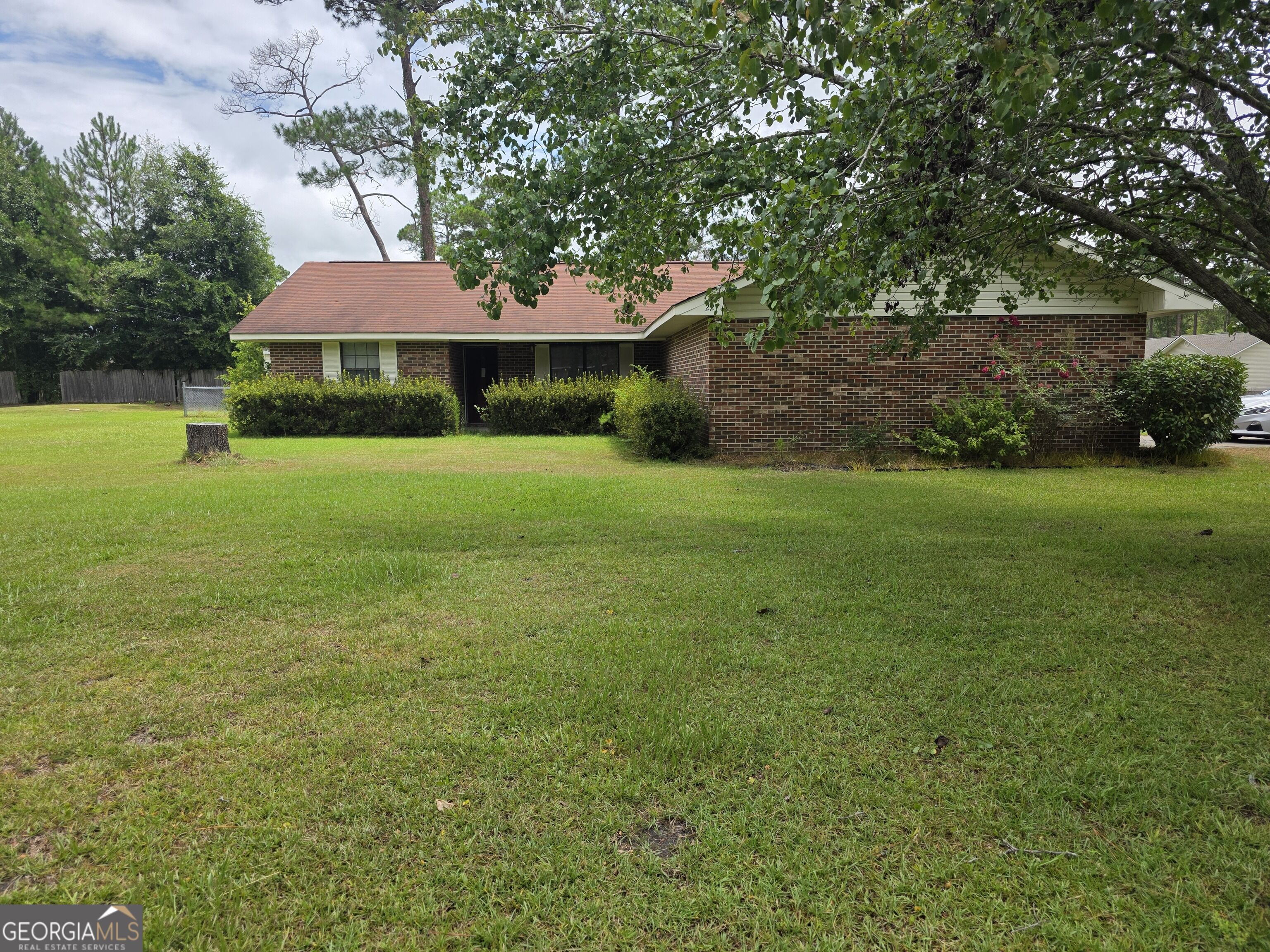227 Colonial Drive Property Photo 1