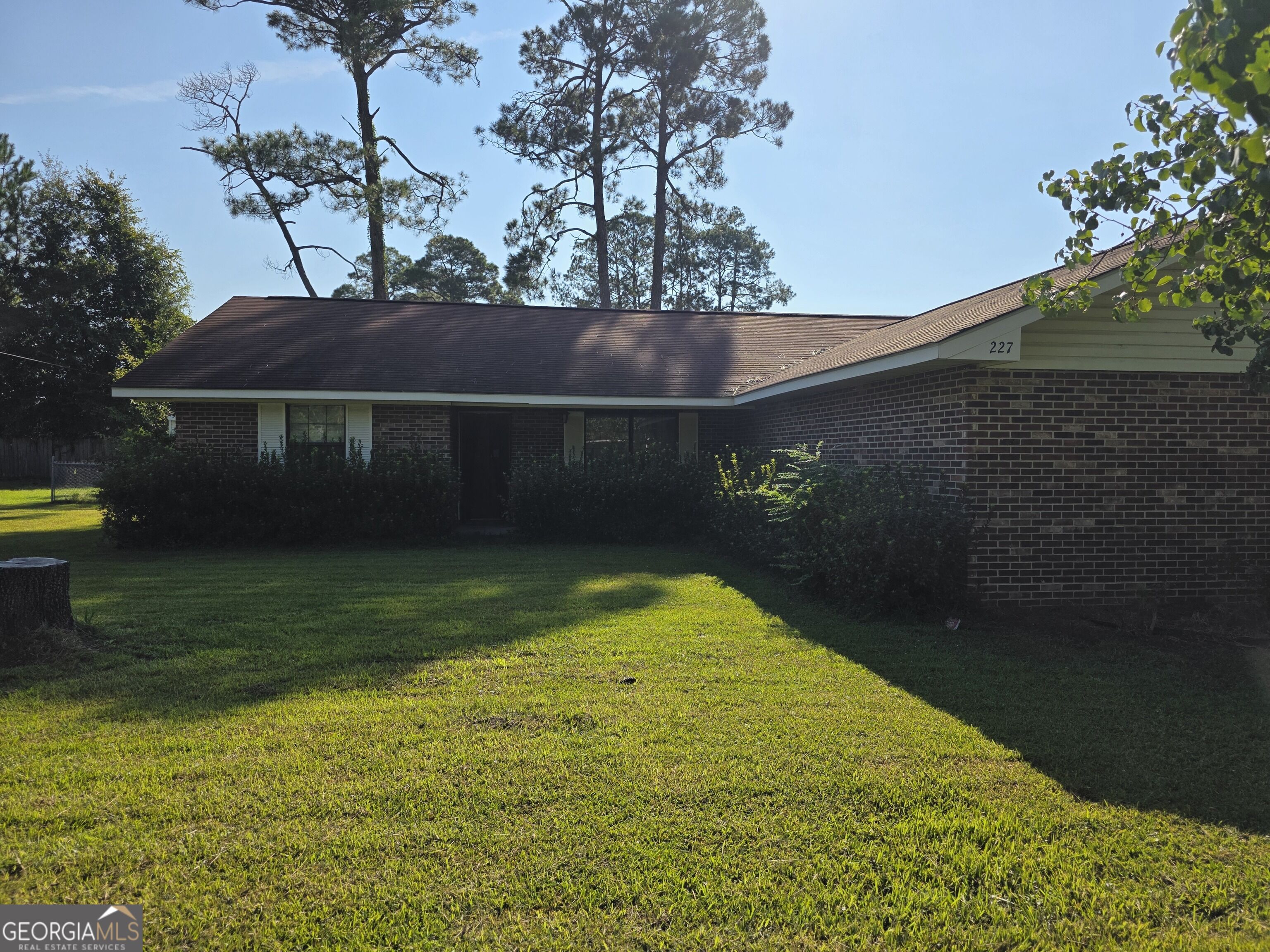 227 Colonial Drive Property Photo 1