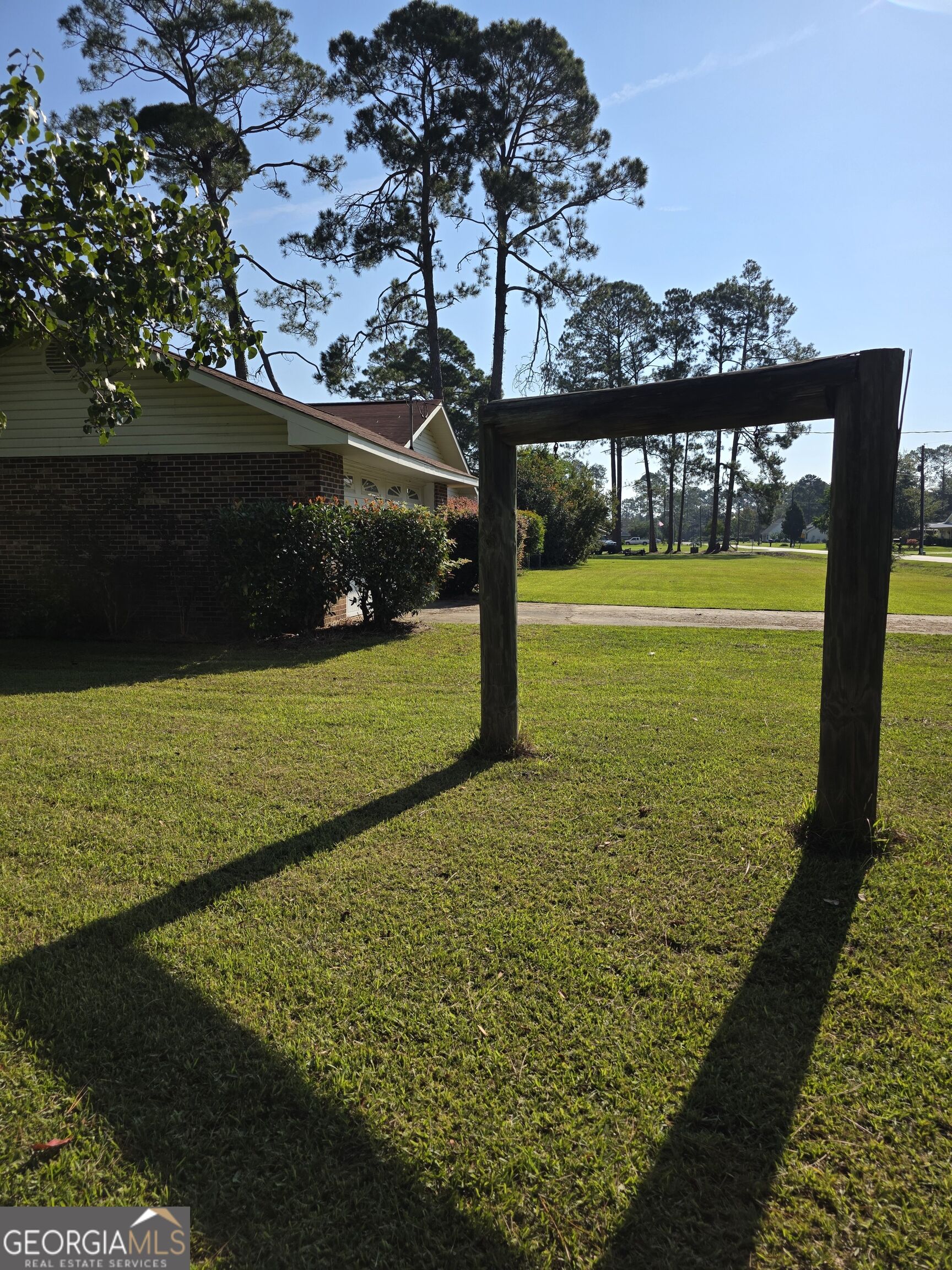227 Colonial Drive Property Photo 4