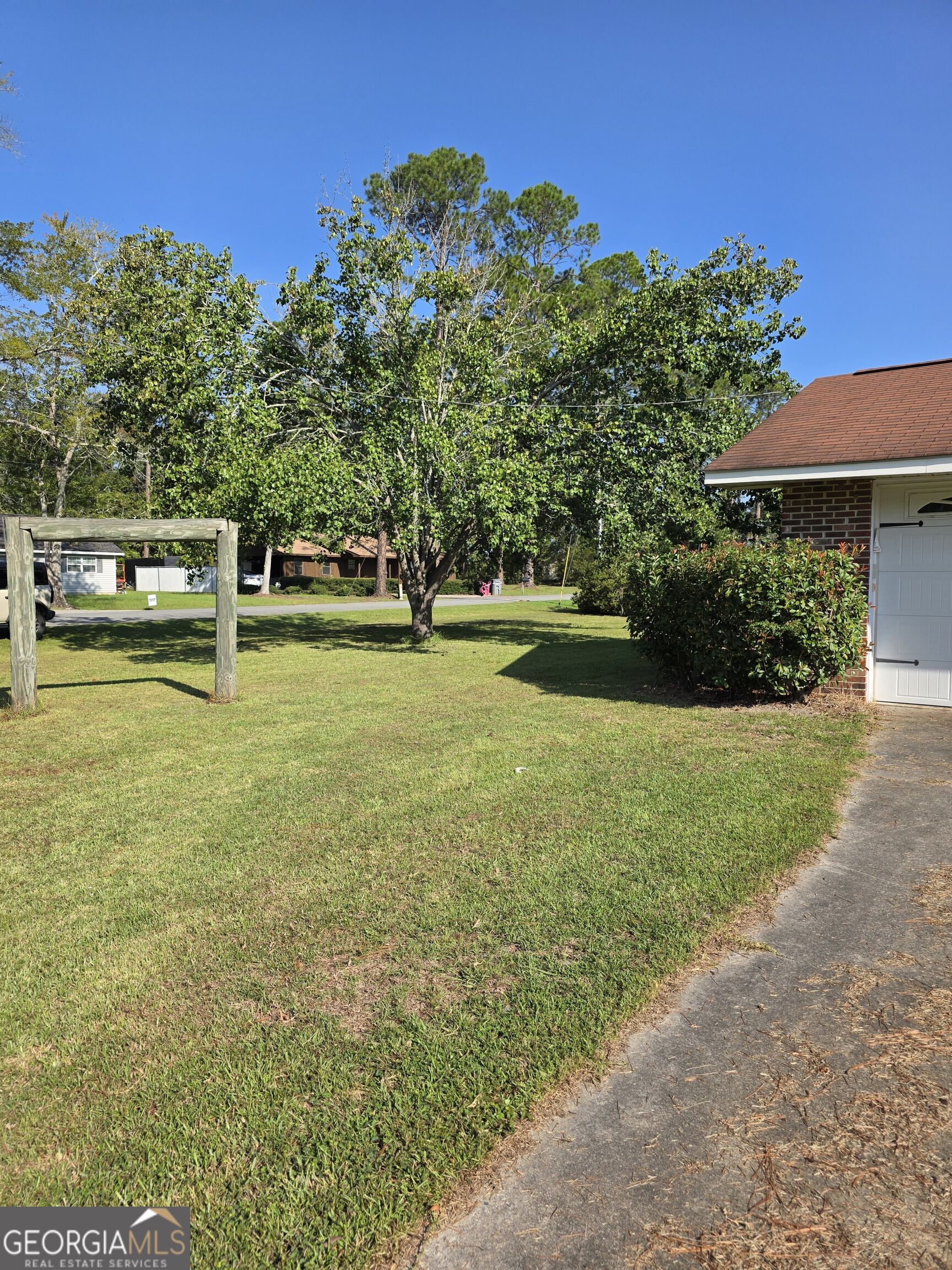 227 Colonial Drive Property Photo 7