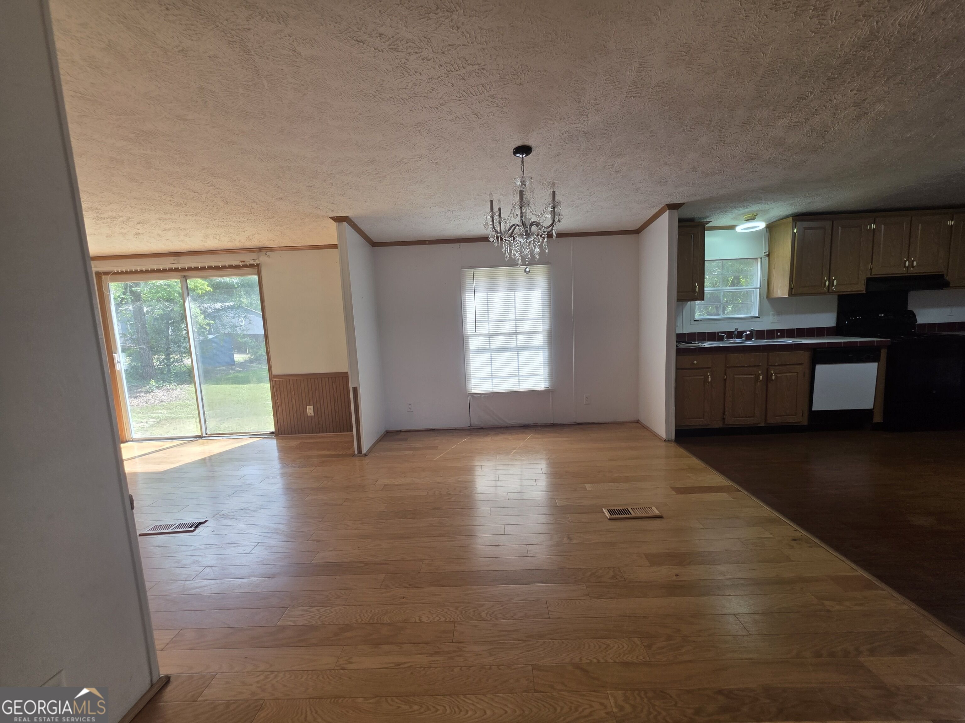 111 Harper Road Property Photo 4
