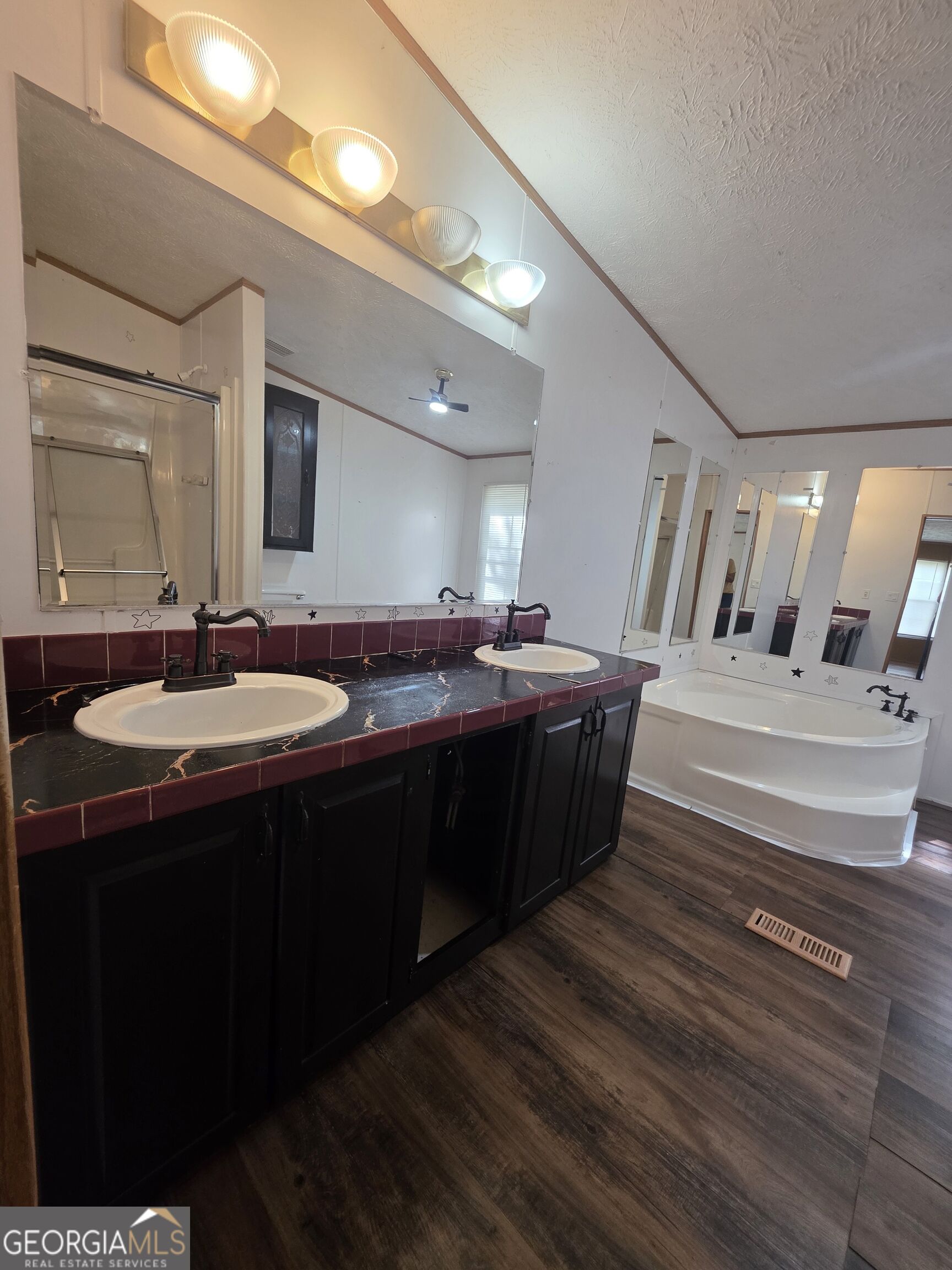 111 Harper Road Property Photo 11