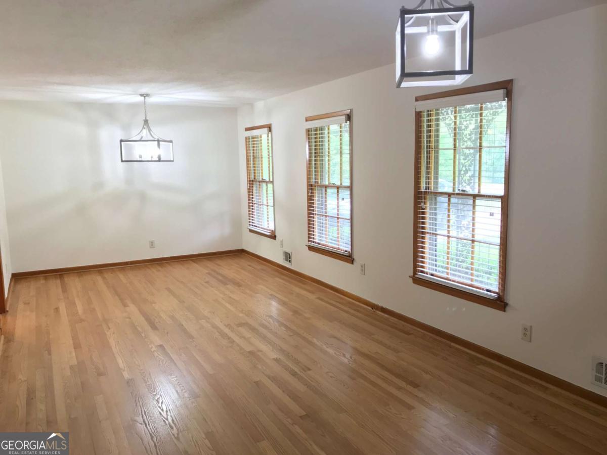 1321 Mary Dale Drive Property Photo 4