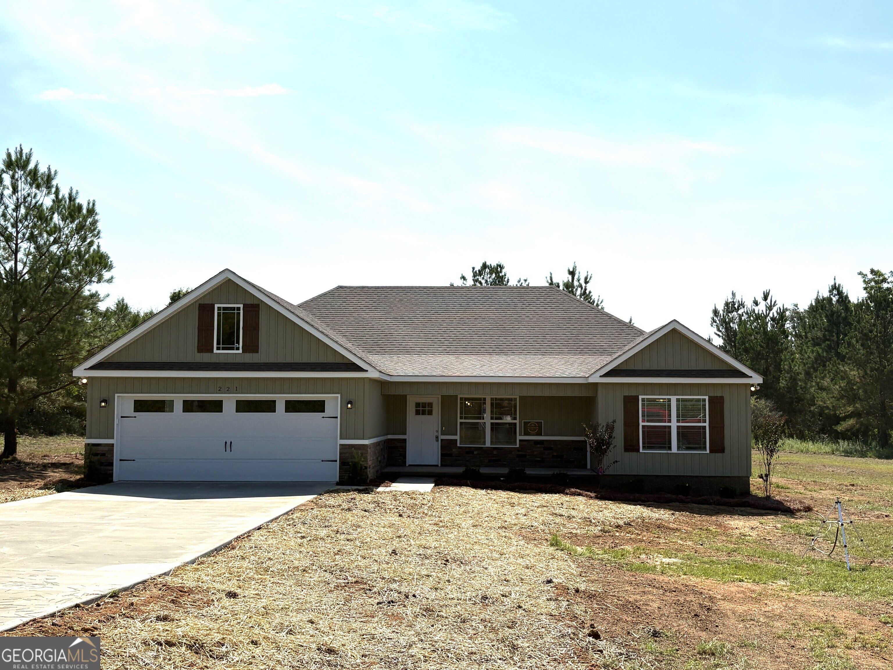 221 Buckingham Parc Circle Property Photo 1