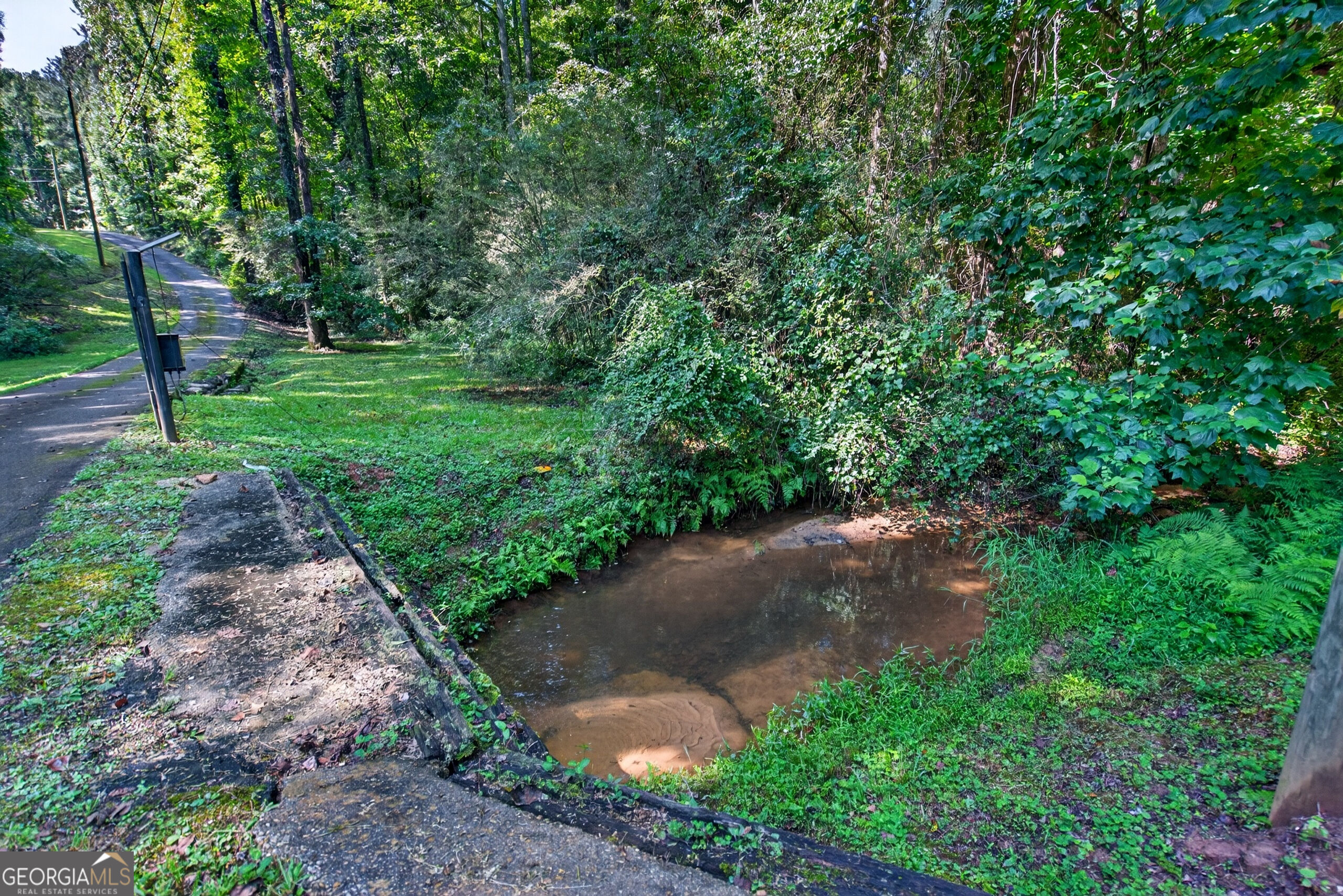 121 Hunt Road Property Photo 3