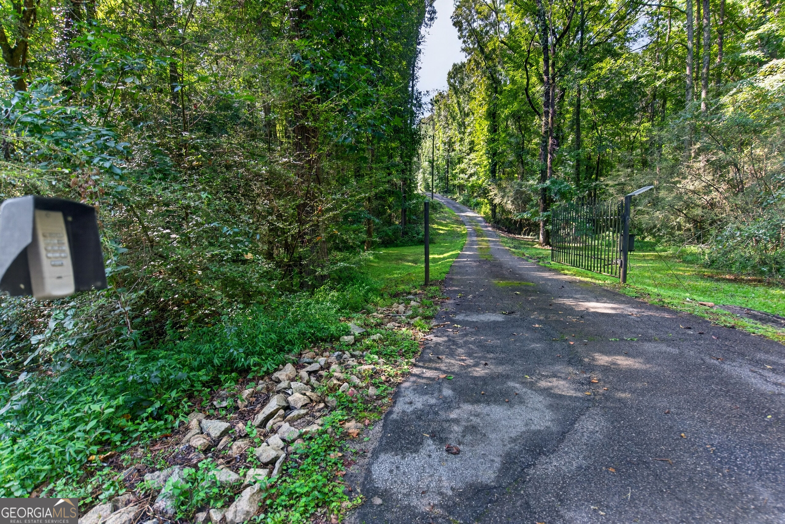 121 Hunt Road Property Photo 4