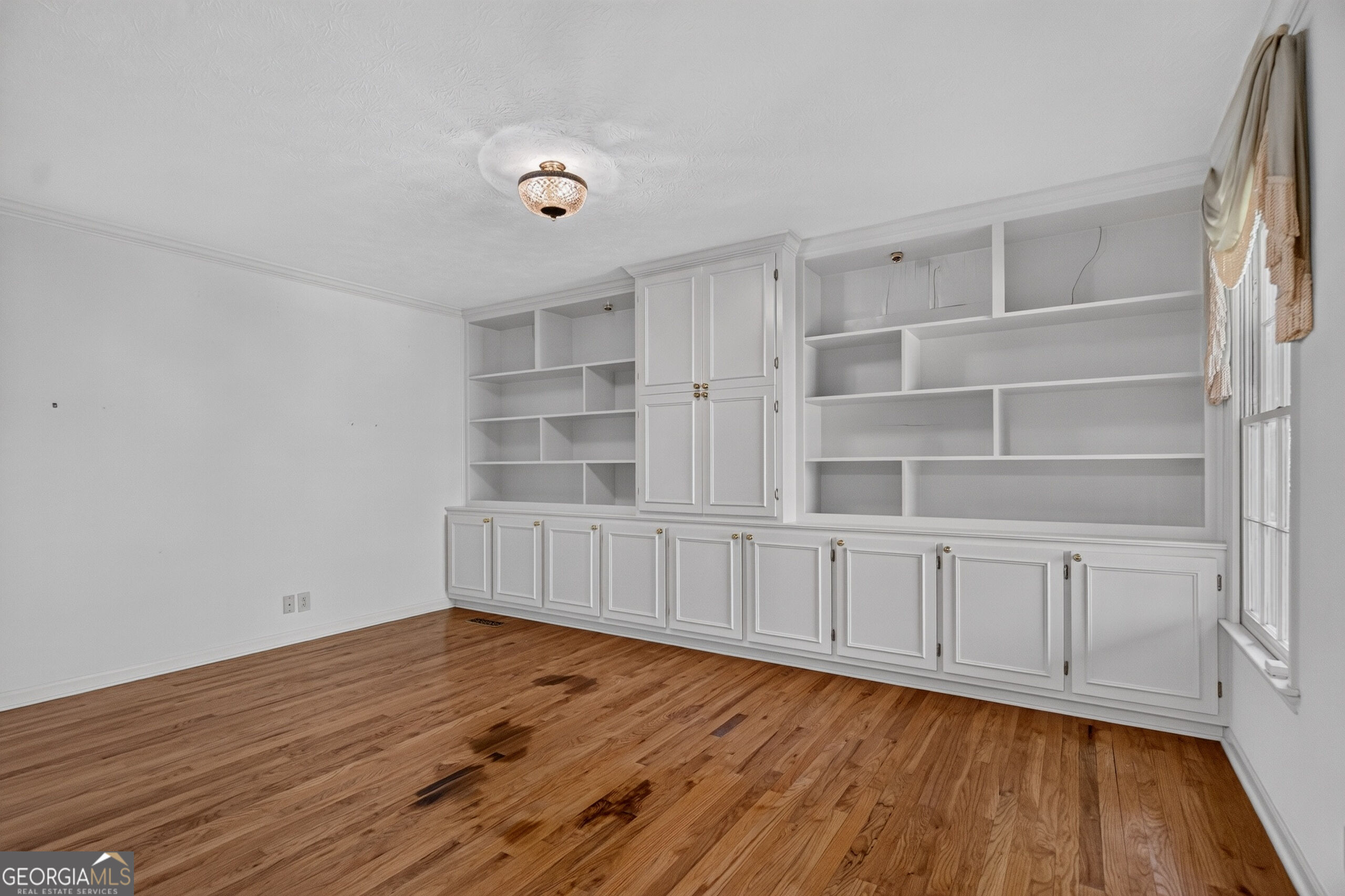 121 Hunt Road Property Photo 17