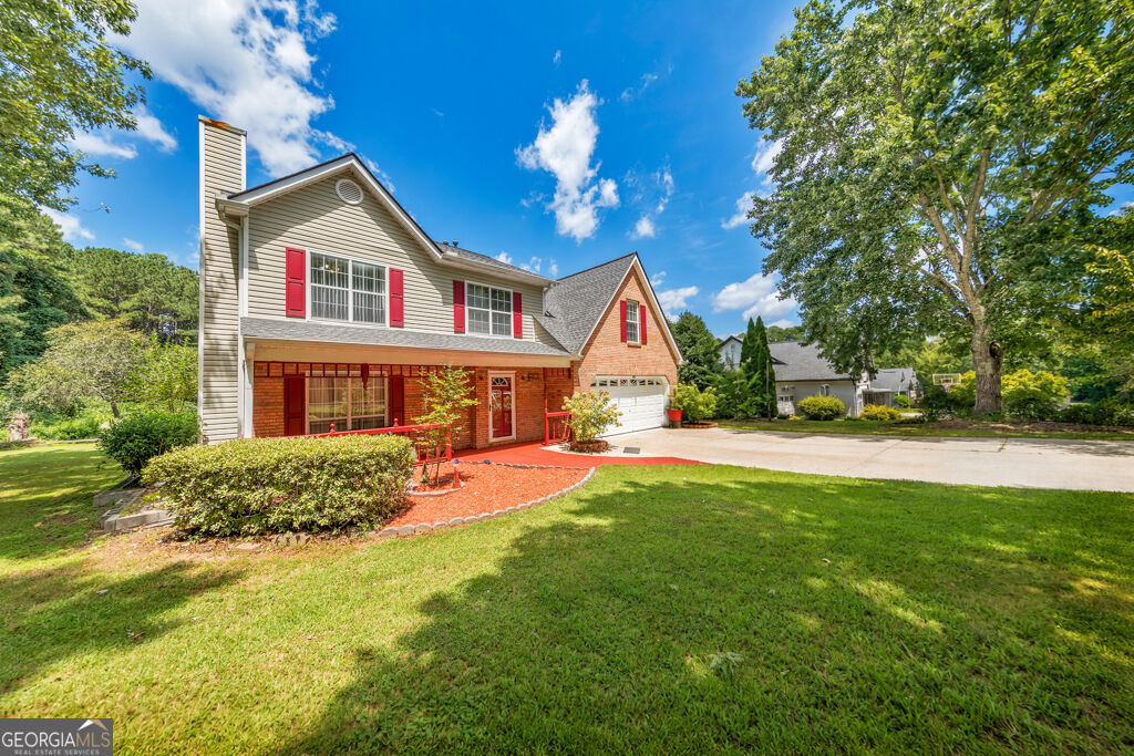 1675 Round Road Property Photo 2