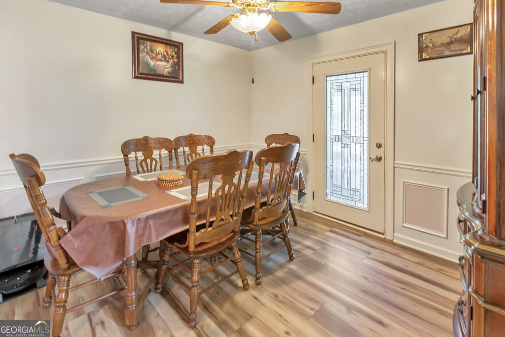 1675 Round Road Property Photo 8