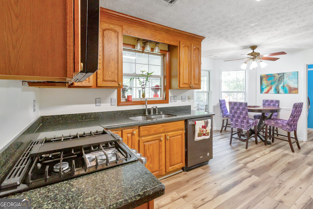 1675 Round Road Property Photo 11