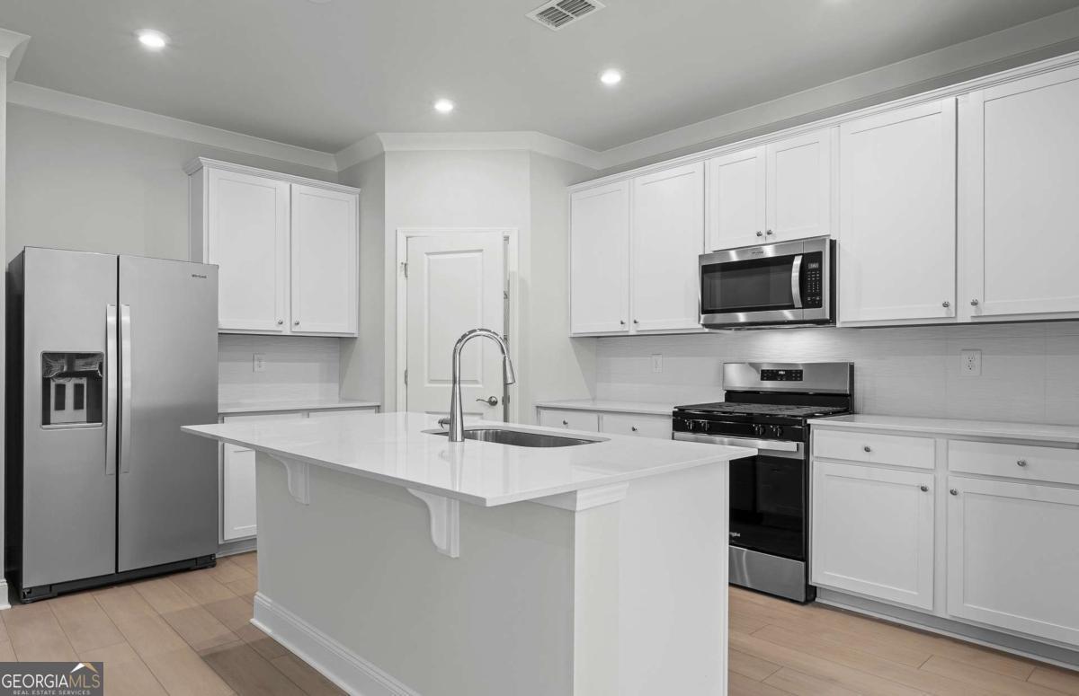 1111 Leconte Court Property Photo 6