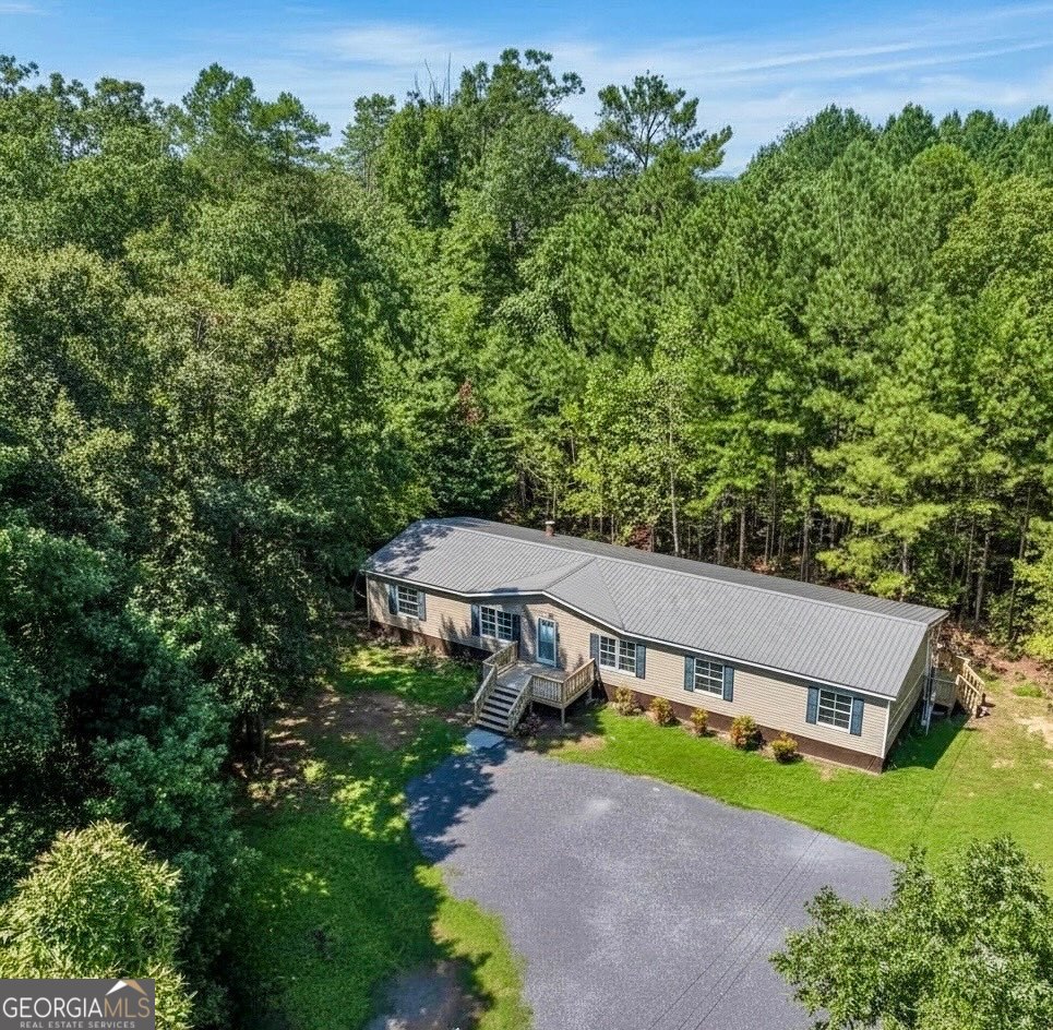 827 Brackett Ridge Road Property Photo 1