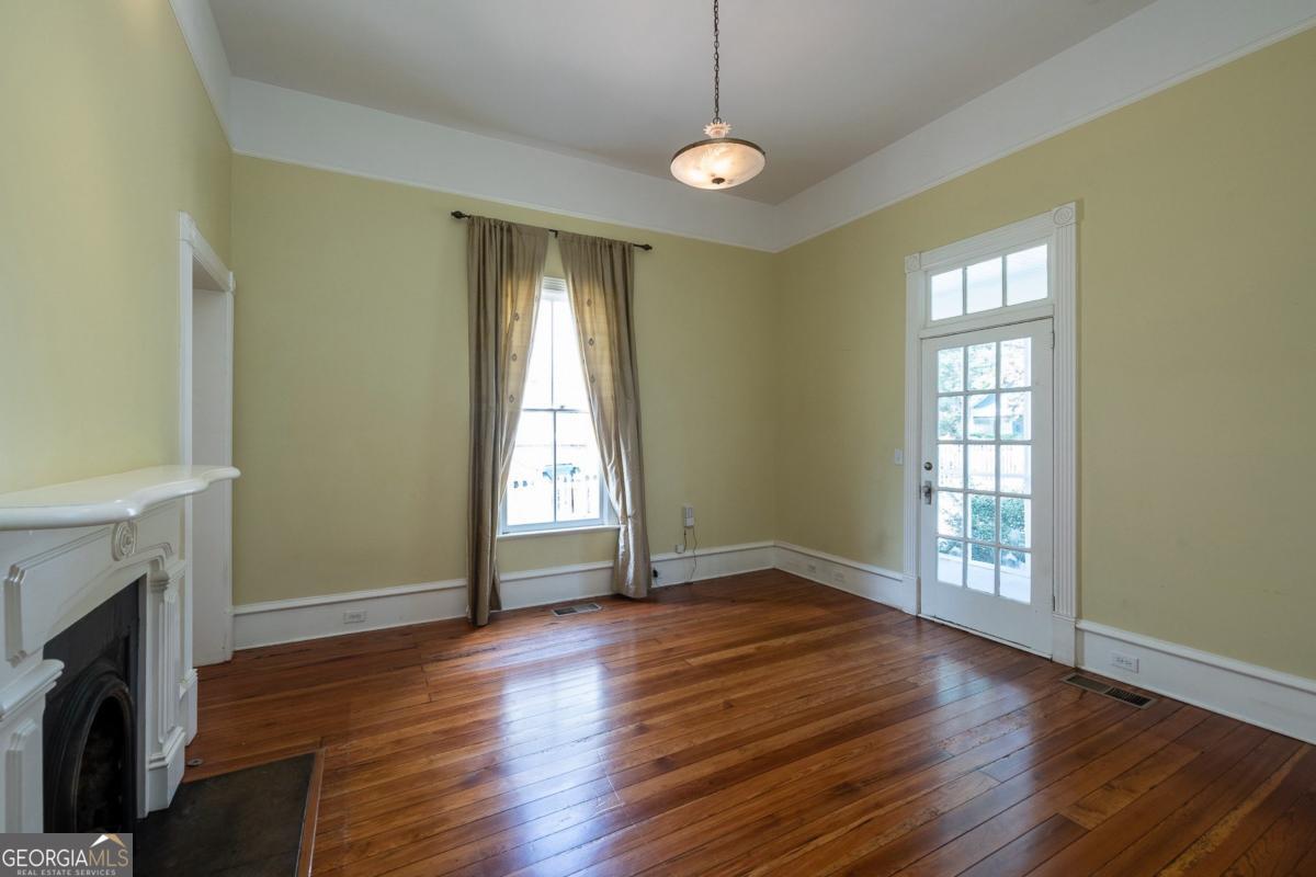 765 Woodland Avenue Se Property Photo 5