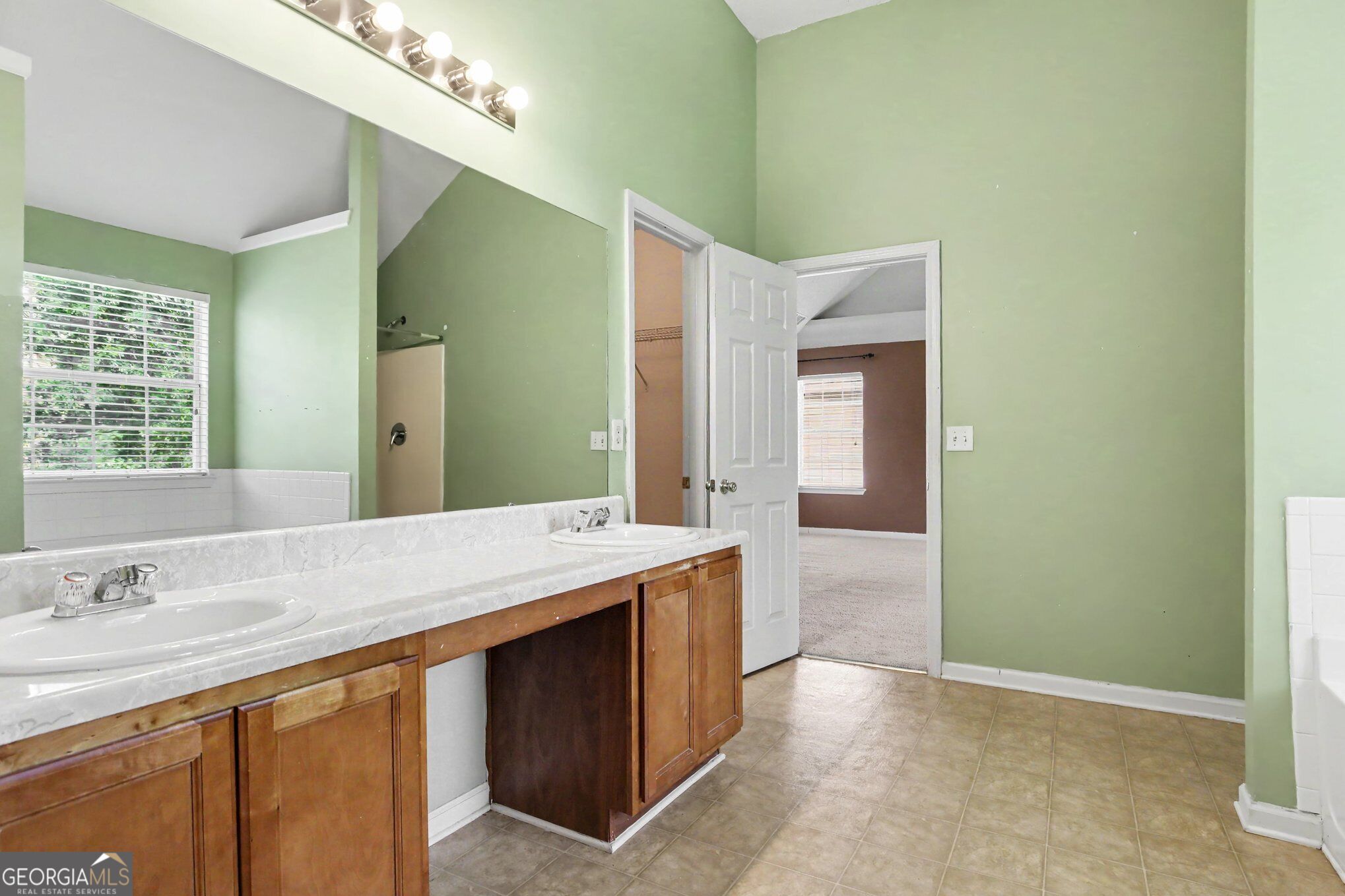 373 Kentwood Springs Drive Property Photo 17