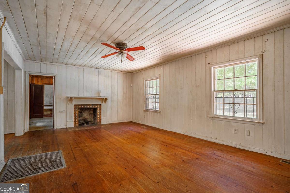 3240 Benjamin E Mays Drive Sw Property Photo 2