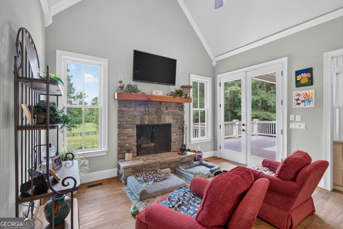 132 Country Lane Property Photo 13