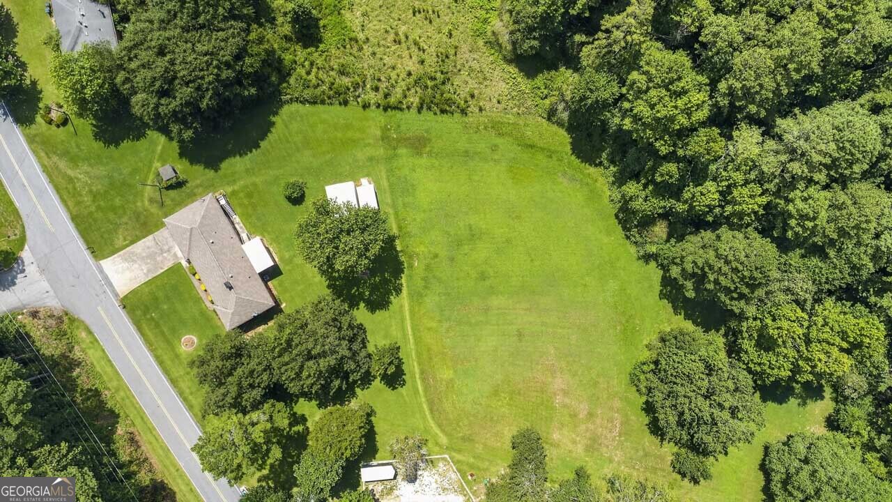 2069 Elmwood Circle Property Photo 3