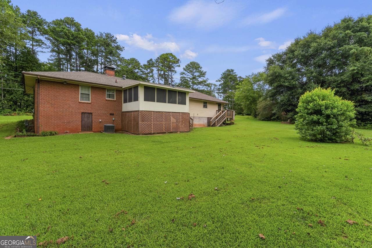 2069 Elmwood Circle Property Photo 8