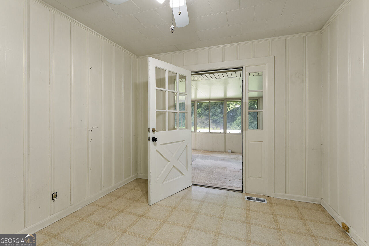 2069 Elmwood Circle Property Photo 23