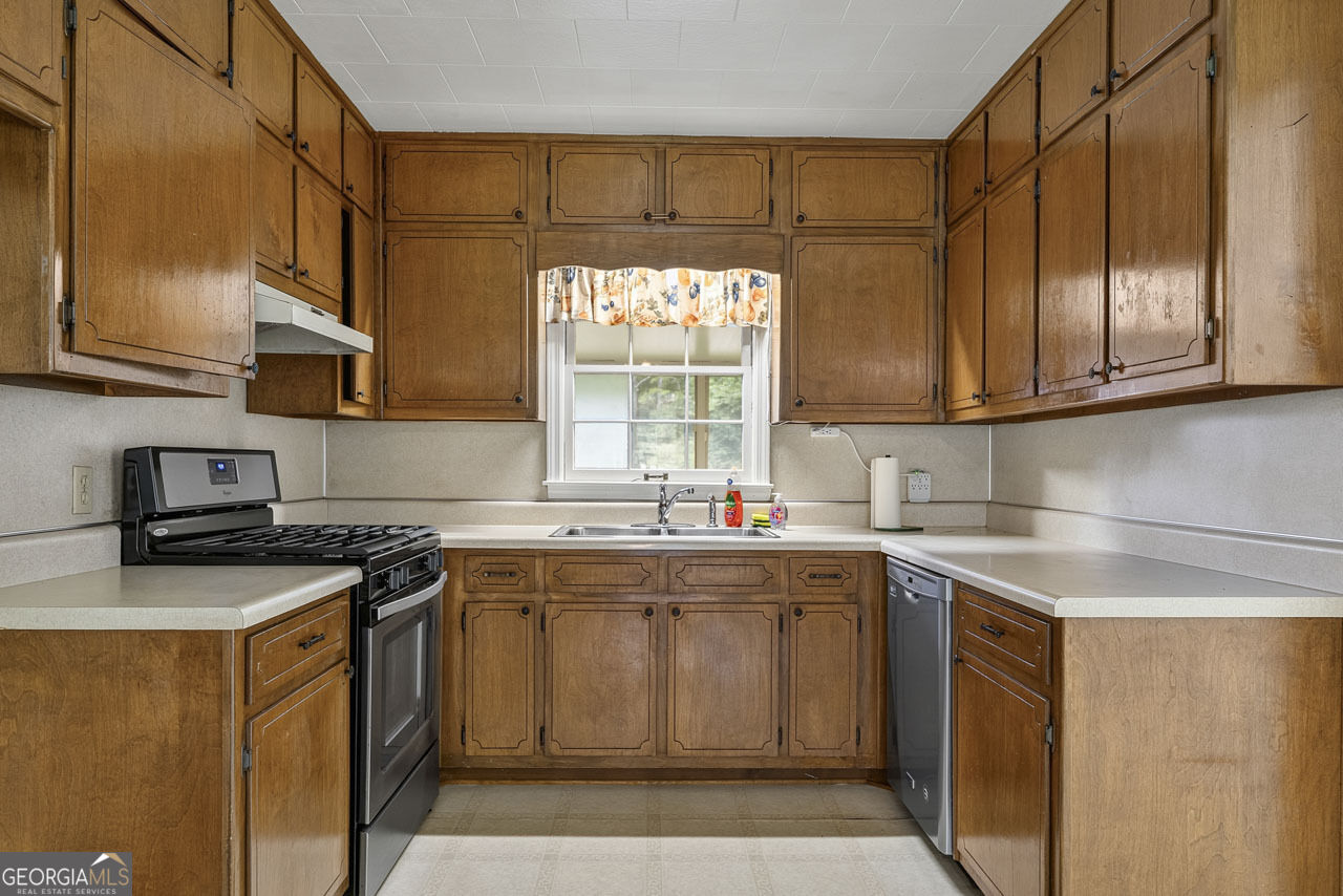 2069 Elmwood Circle Property Photo 24