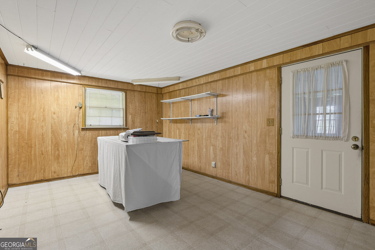 2069 Elmwood Circle Property Photo 26