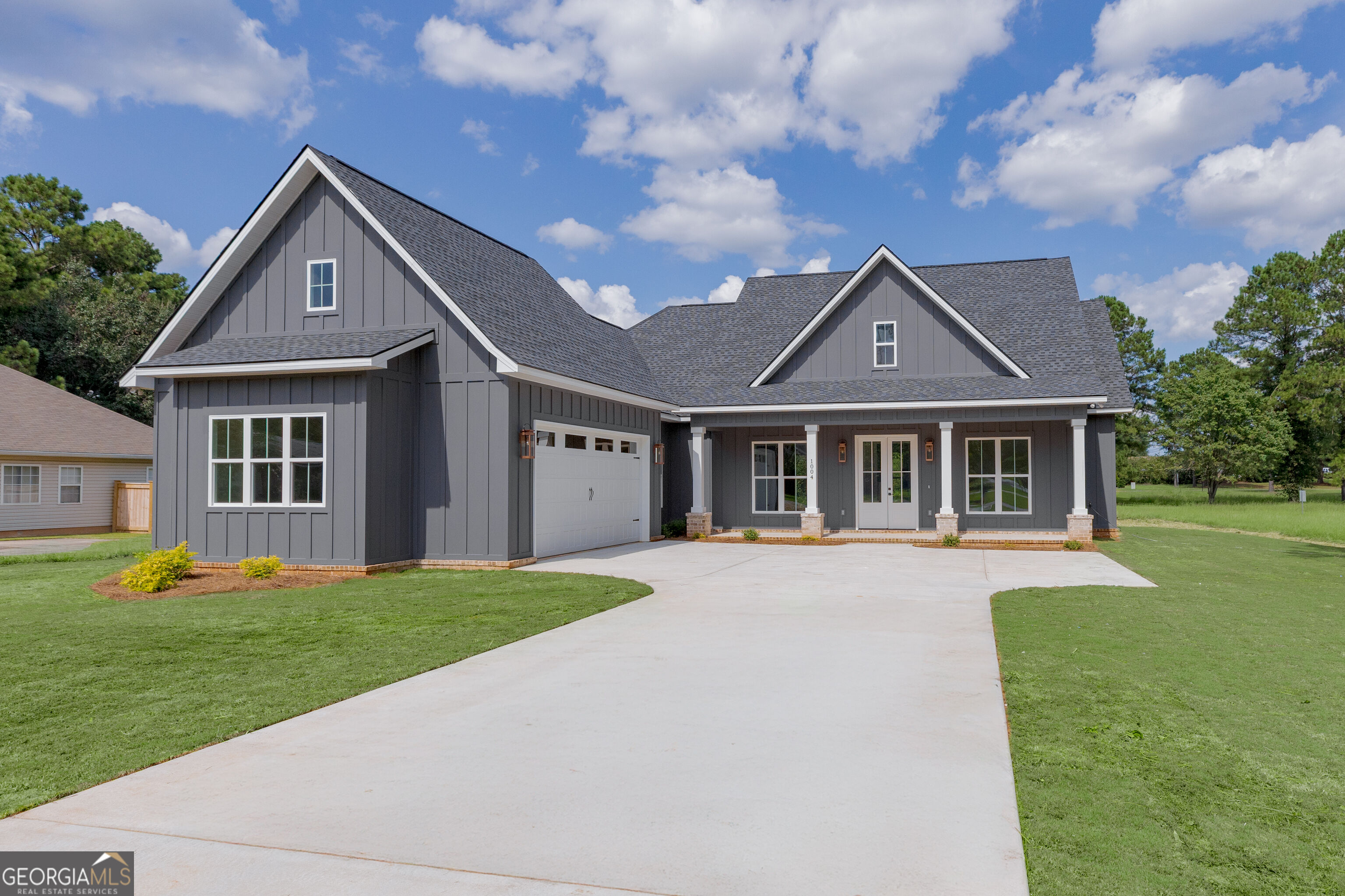 1004 Country Club Road Property Photo 1