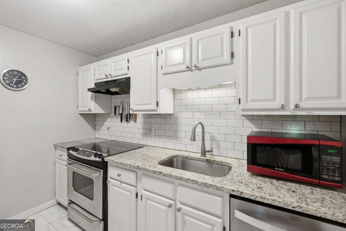 4012 Woodridge Way Property Photo 18