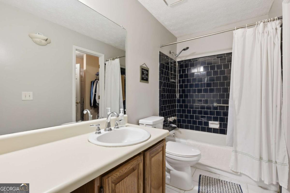 4012 Woodridge Way Property Photo 24