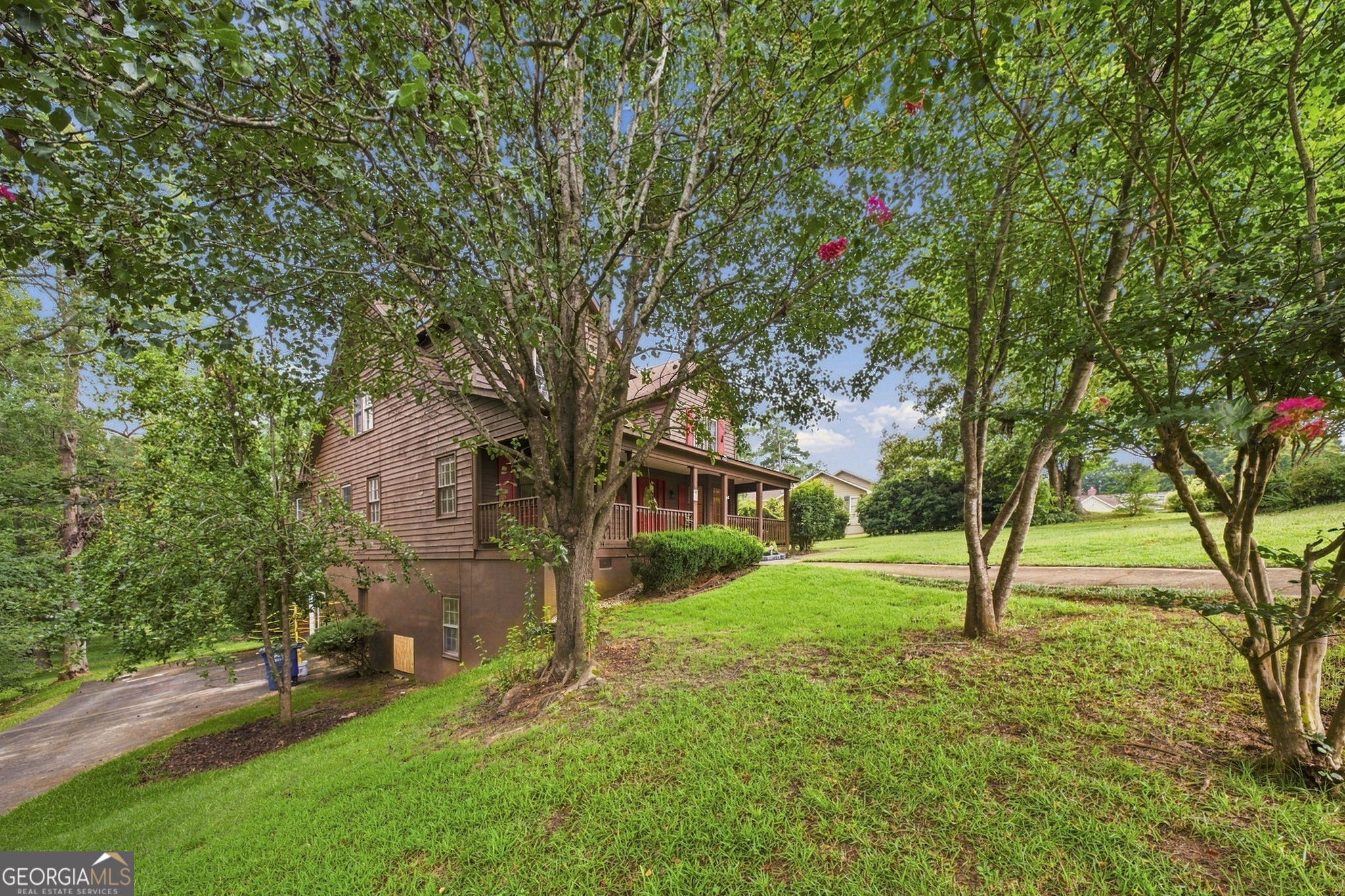 6376 Mansion Drive Property Photo 3