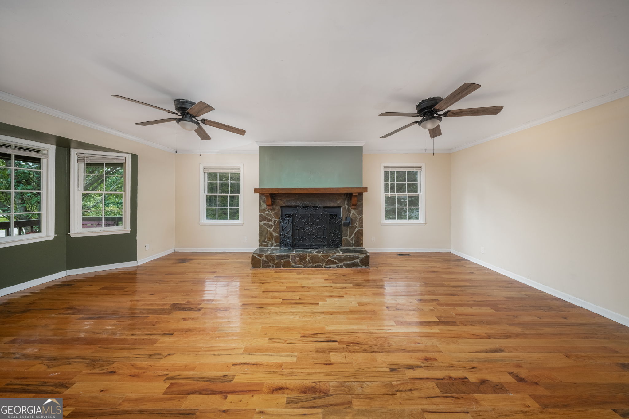 6376 Mansion Drive Property Photo 7