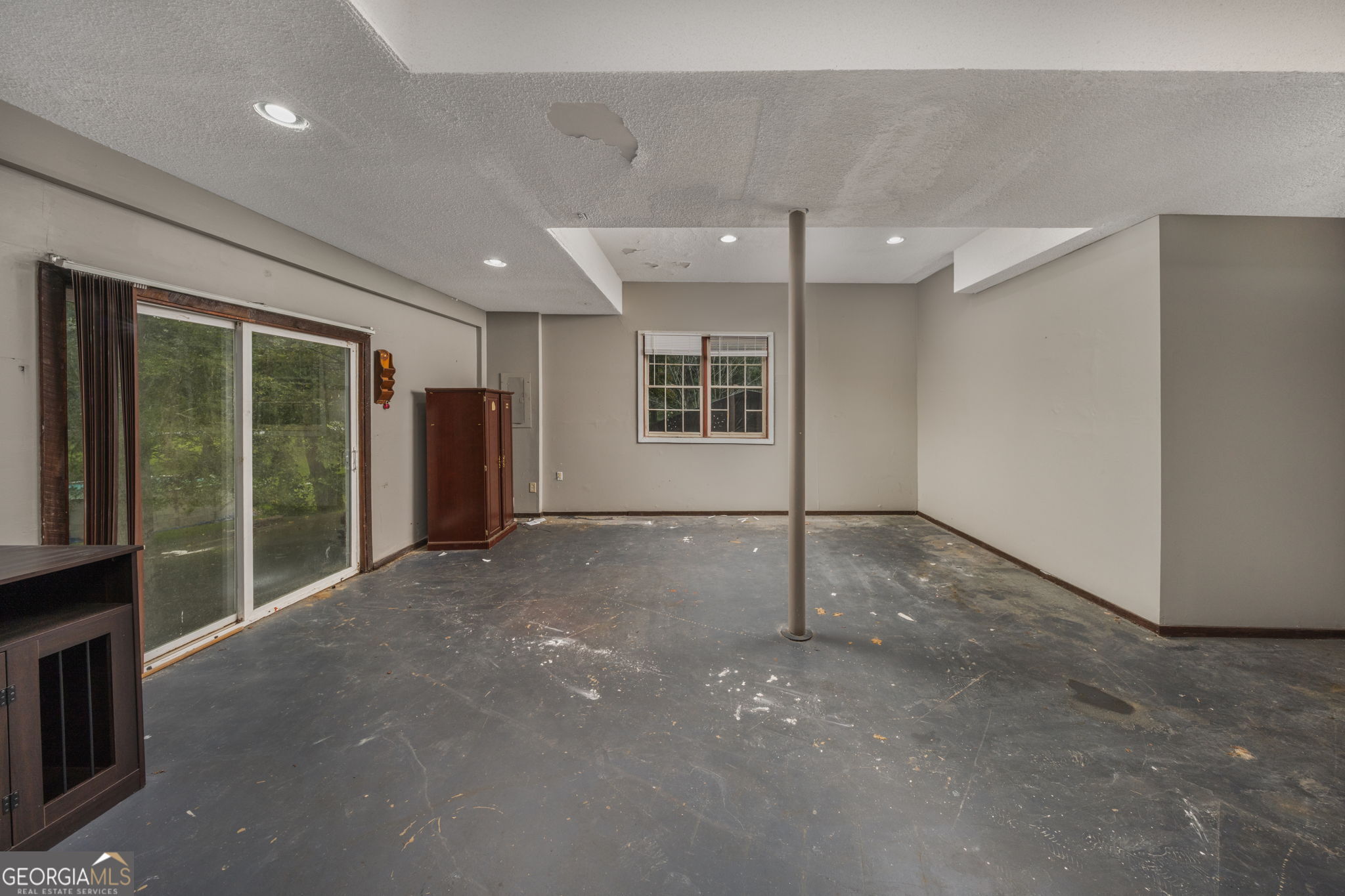 6376 Mansion Drive Property Photo 24