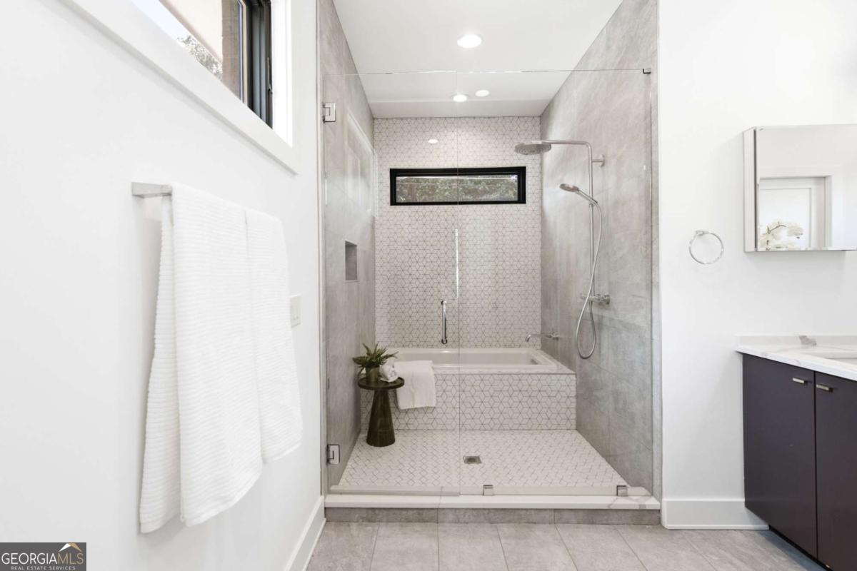 770 Livingstone Place Property Photo 30