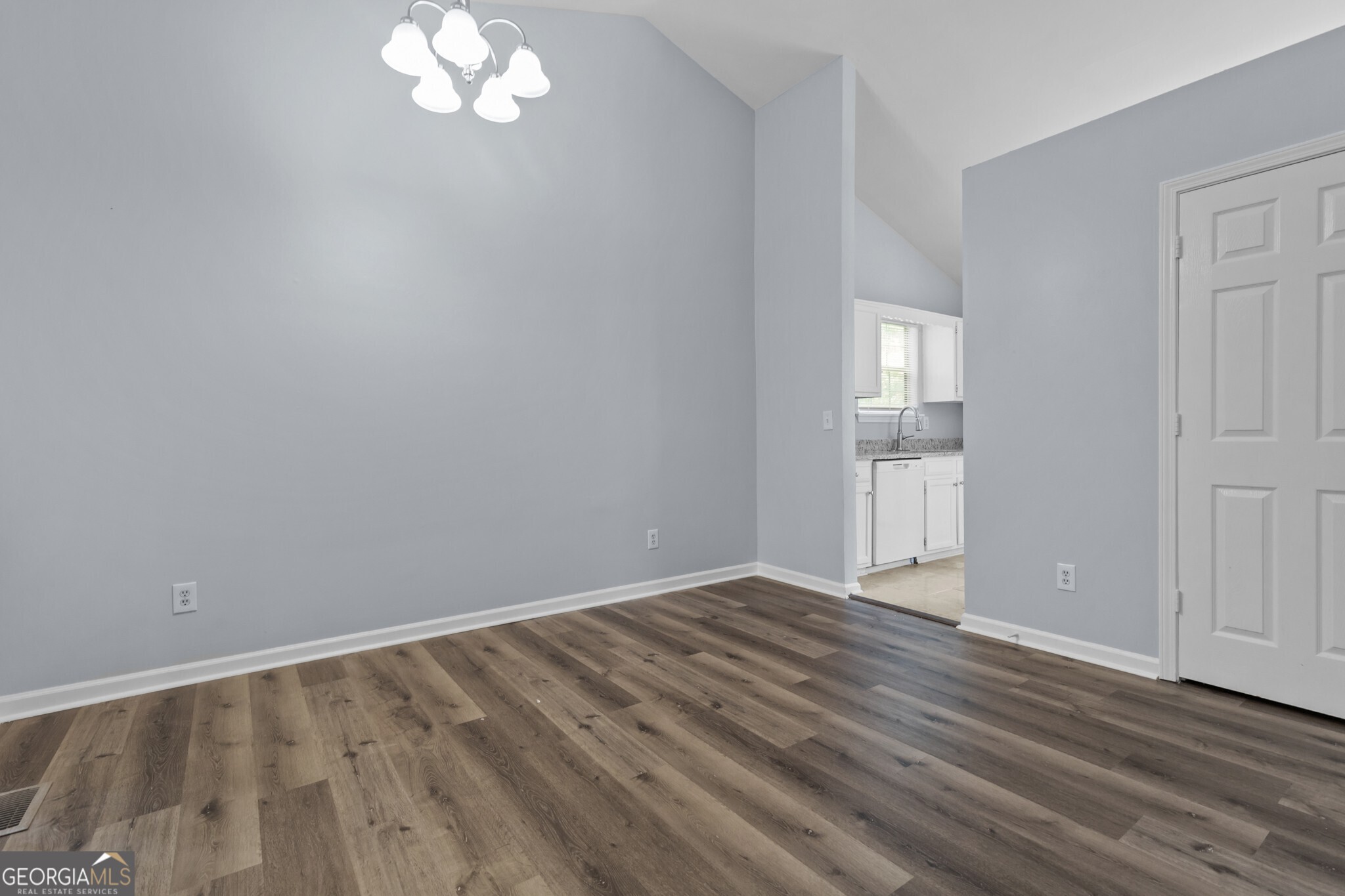 2262 Cobb Creek Drive Property Photo 5