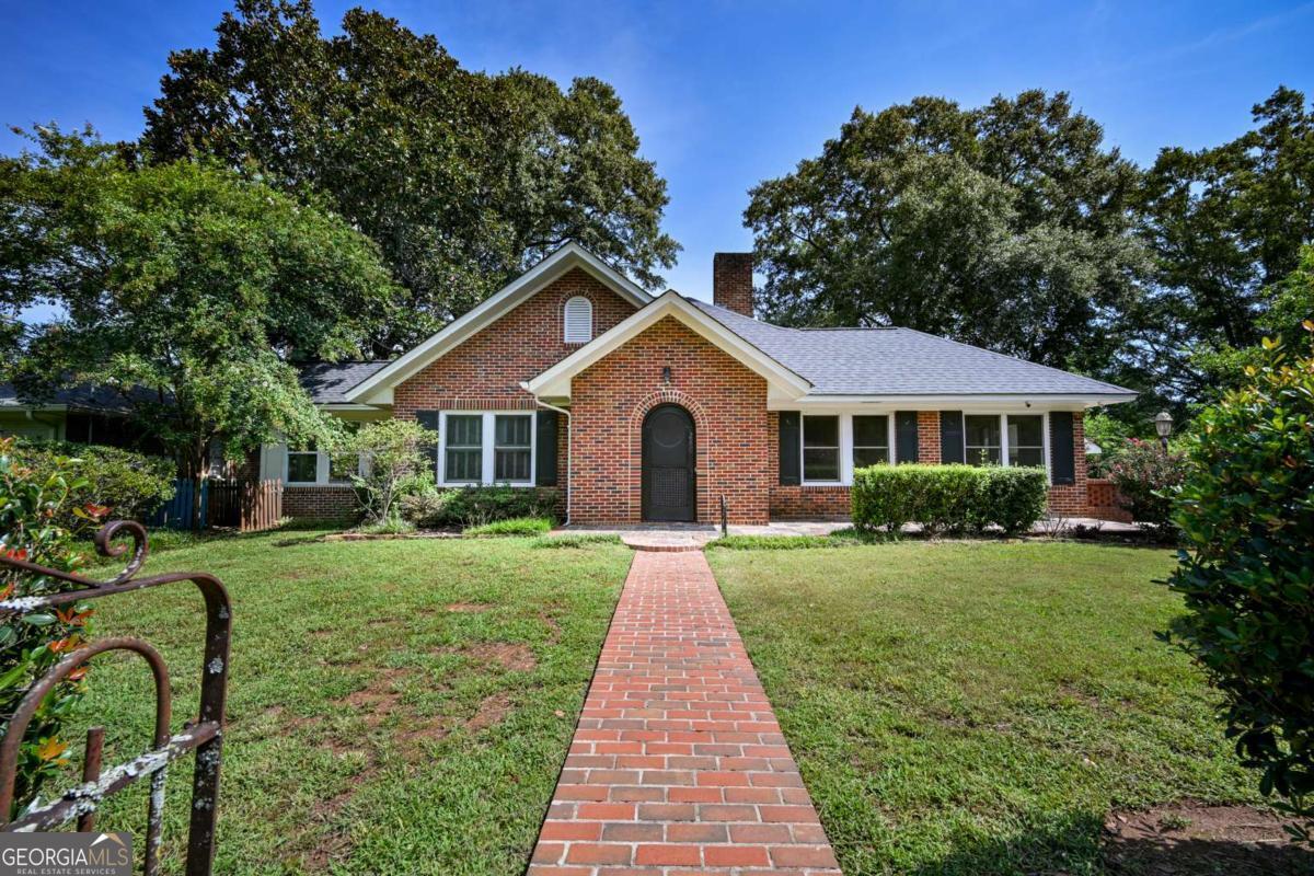 280 Holman Avenue Property Photo 1