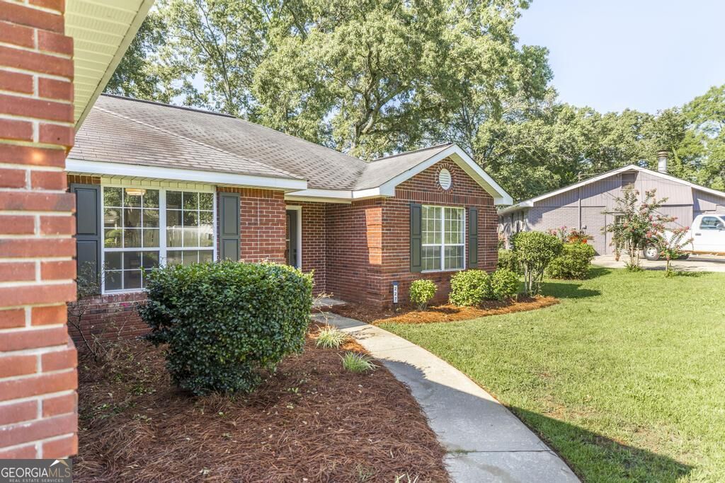 227 Crestwood Circle Property Photo 6