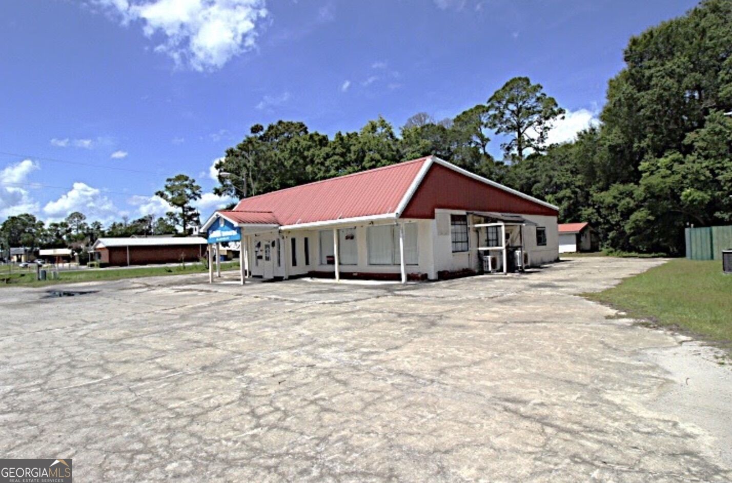 10155 N Main Street Property Photo 2