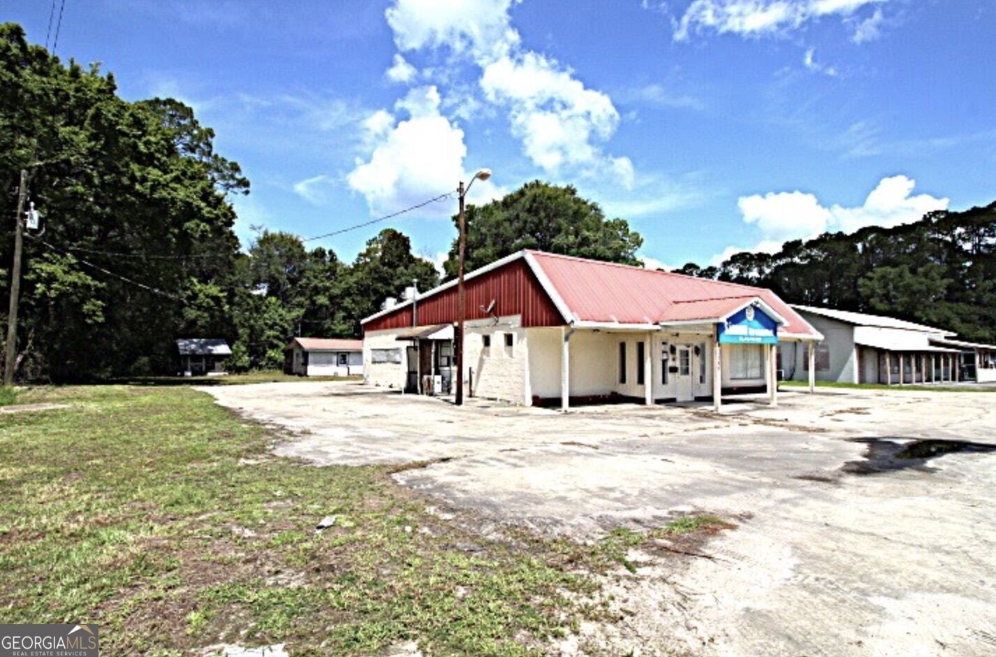 10155 N Main Street Property Photo 3