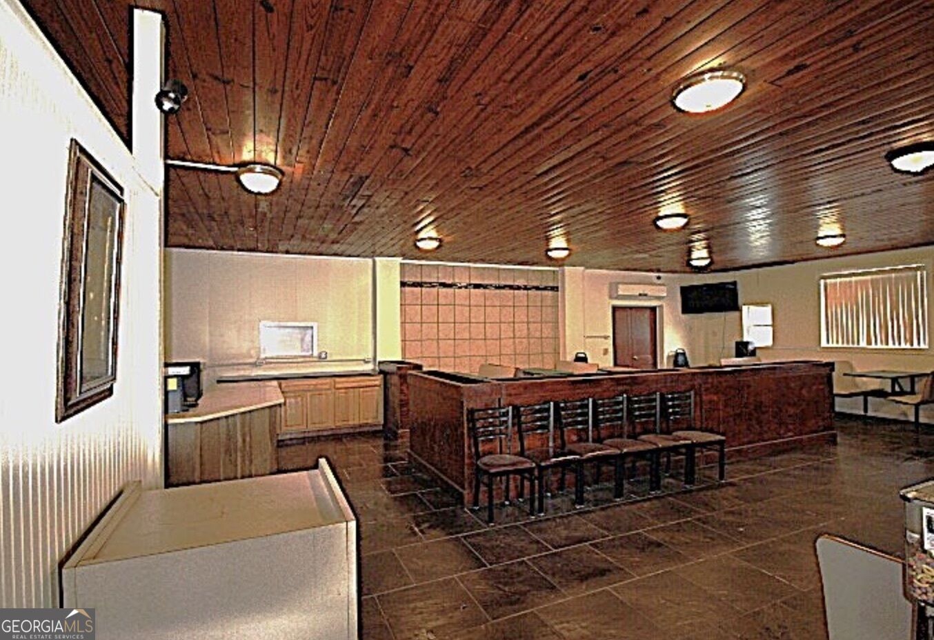 10155 N Main Street Property Photo 8