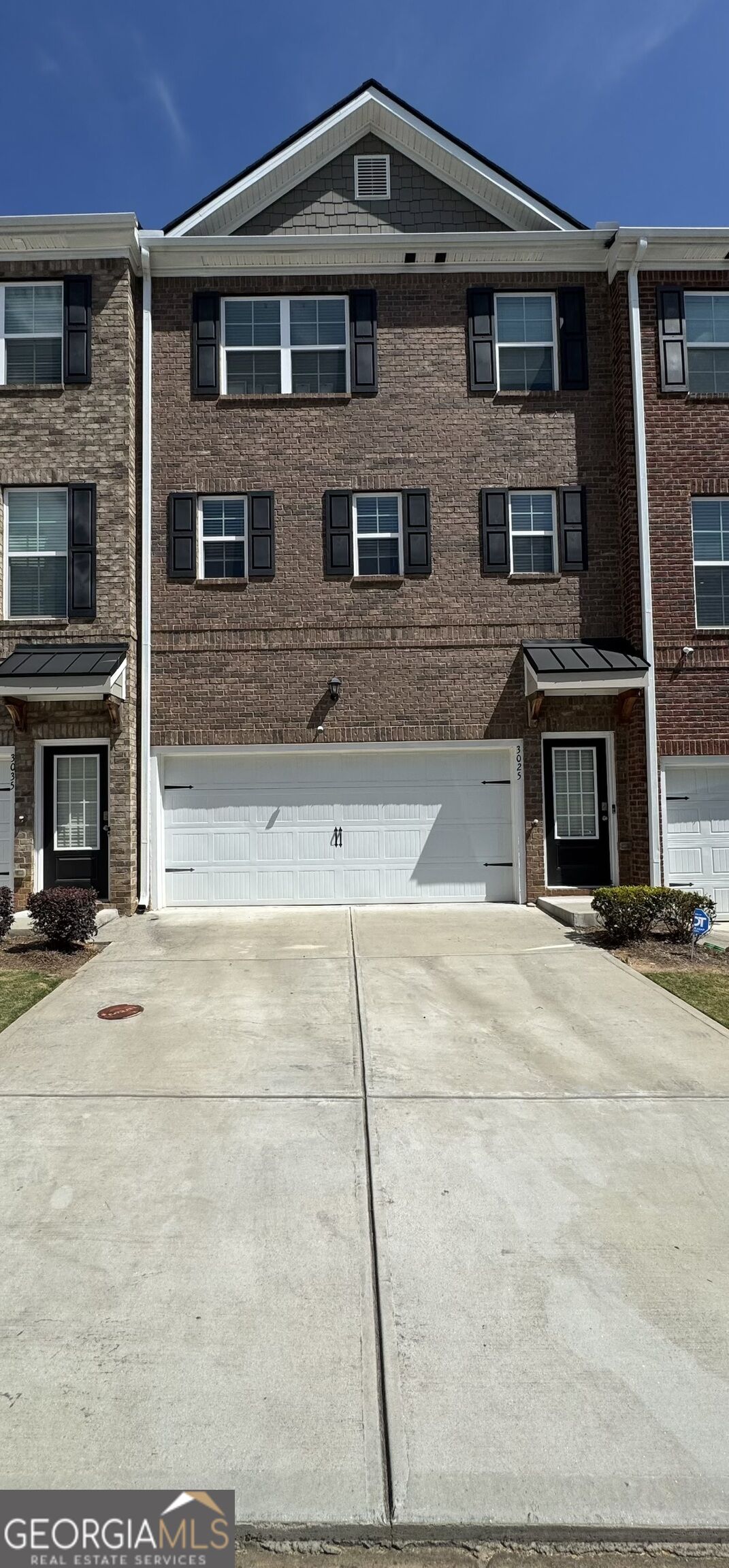 3025 Westpoint Circle Property Photo 1