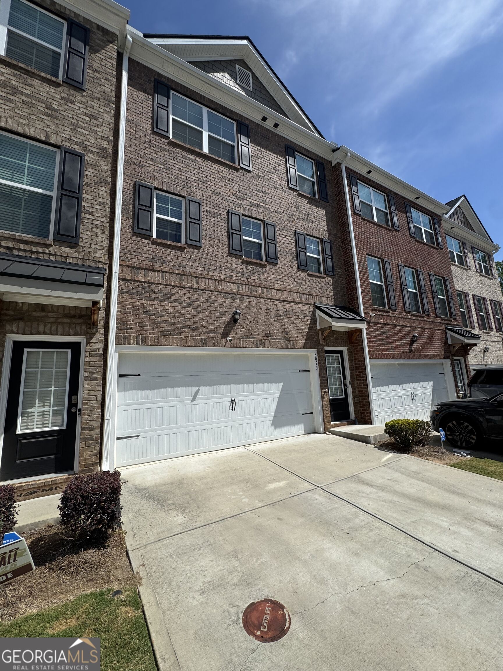3025 Westpoint Circle Property Photo 2