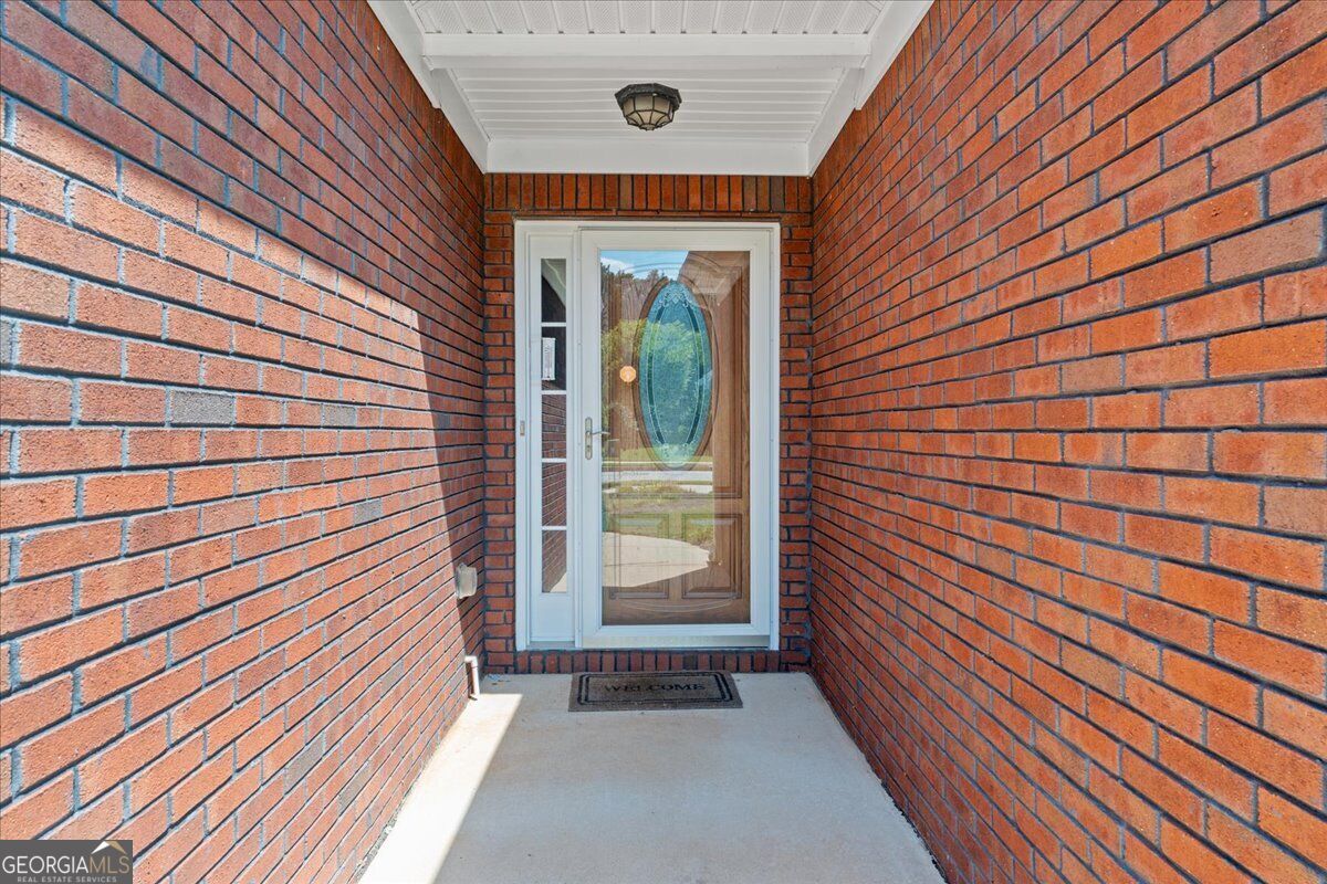 293 Prominent Loop Property Photo 5