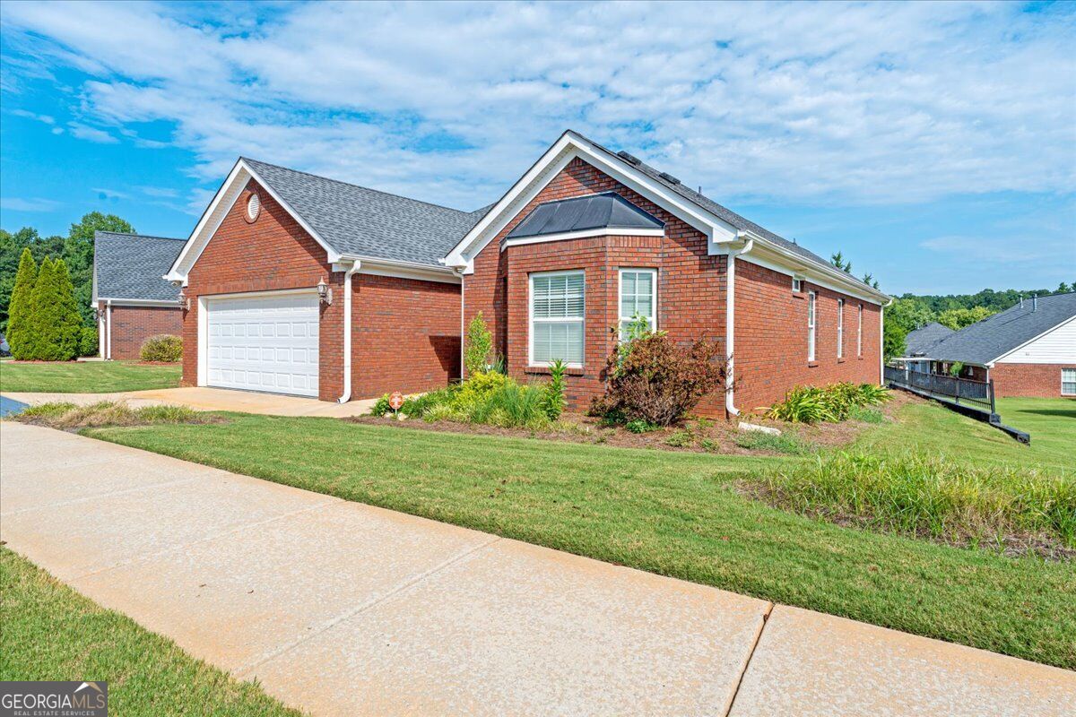 293 Prominent Loop Property Photo 12