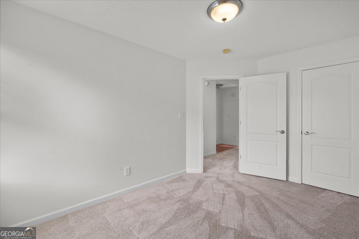 293 Prominent Loop Property Photo 19