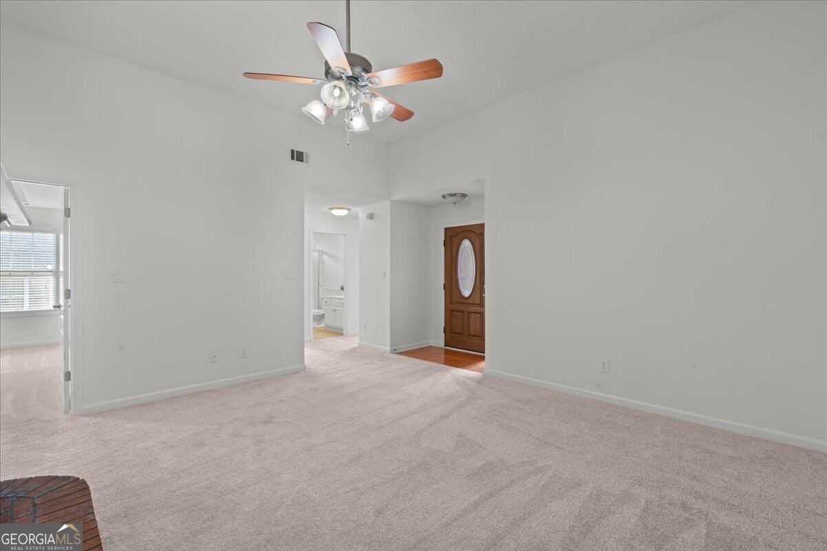 293 Prominent Loop Property Photo 22