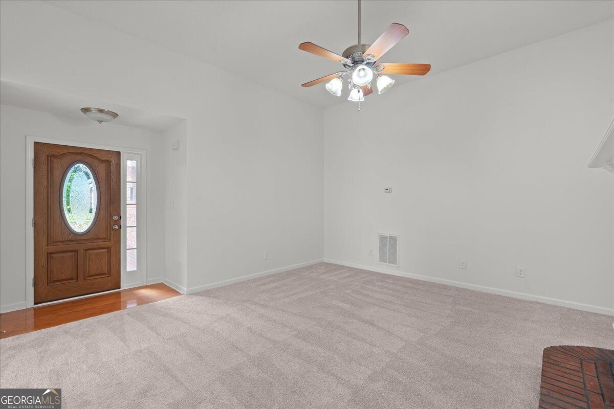 293 Prominent Loop Property Photo 23