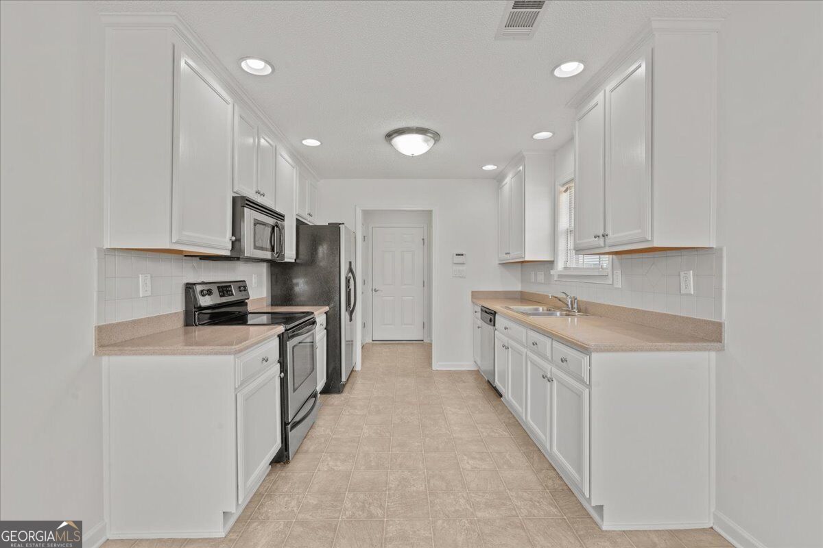 293 Prominent Loop Property Photo 31