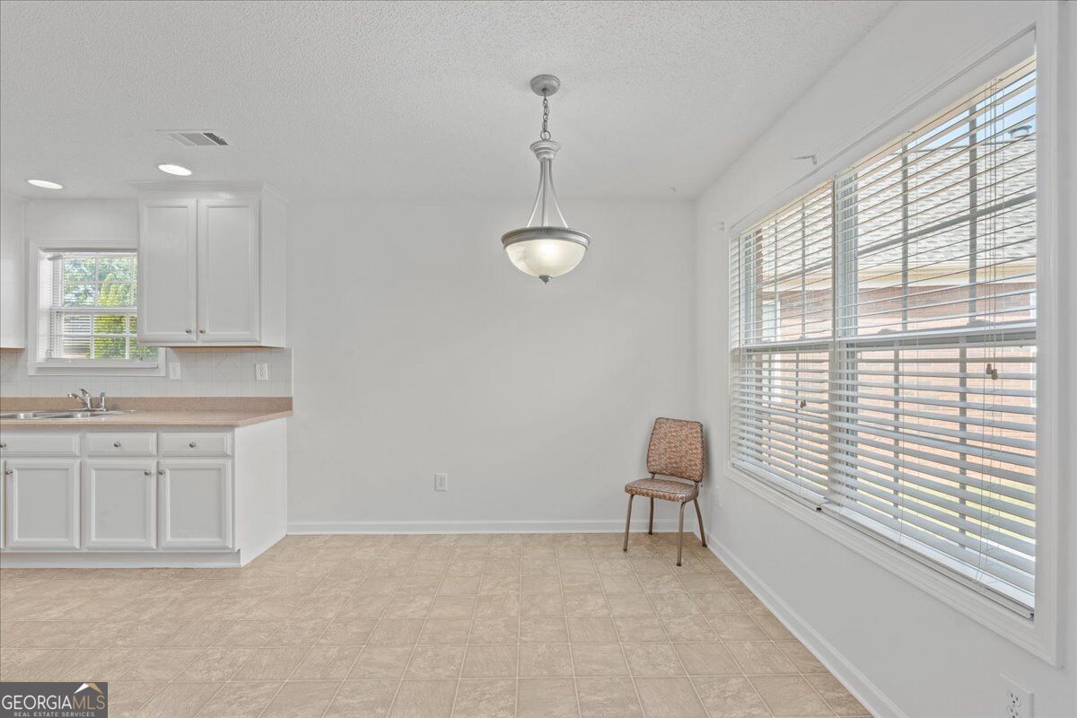 293 Prominent Loop Property Photo 33