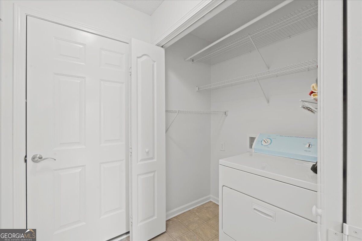 293 Prominent Loop Property Photo 34