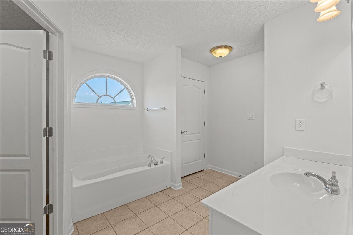293 Prominent Loop Property Photo 39