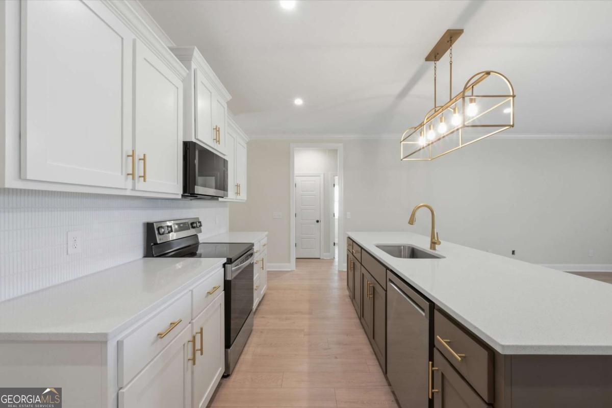 93 Ennis Road Property Photo 15